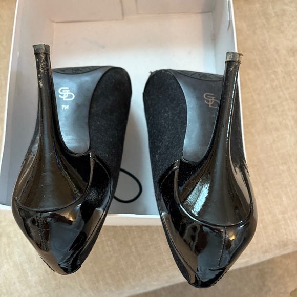 Circa Joan and David Black and Gray Flannel Oxford Style Shoes 7M - Picture 4 of 5